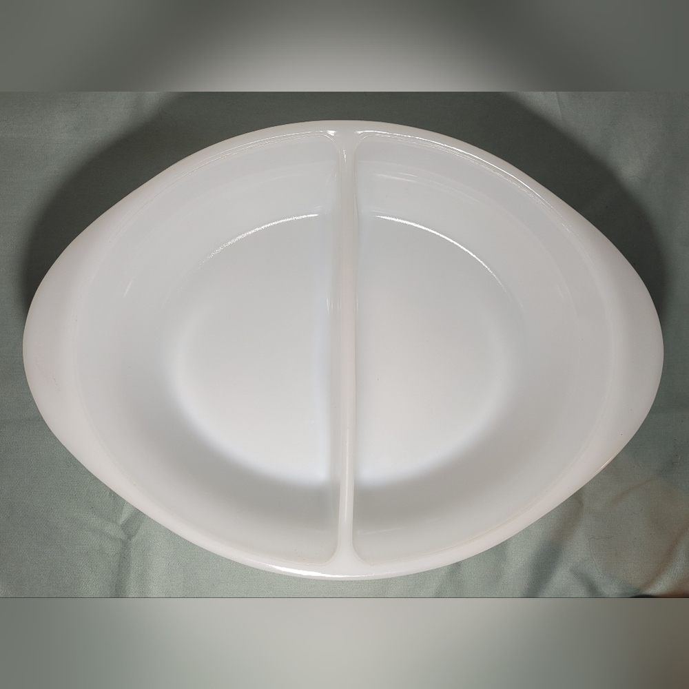 Vintage Glasbake White Milk Glass Divided Baking/ Serving‎ Dish Jeannette EUC